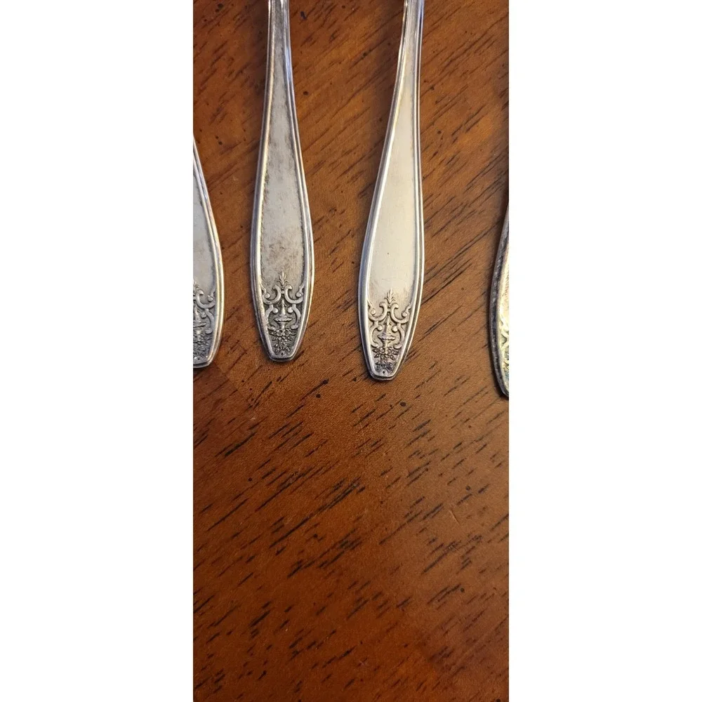 4 VINTAGE International Silver Lady Doris Silverplate Salad Fork 6 in. 1929